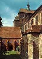 Kloster-Innenhof des Domes St. Marien
